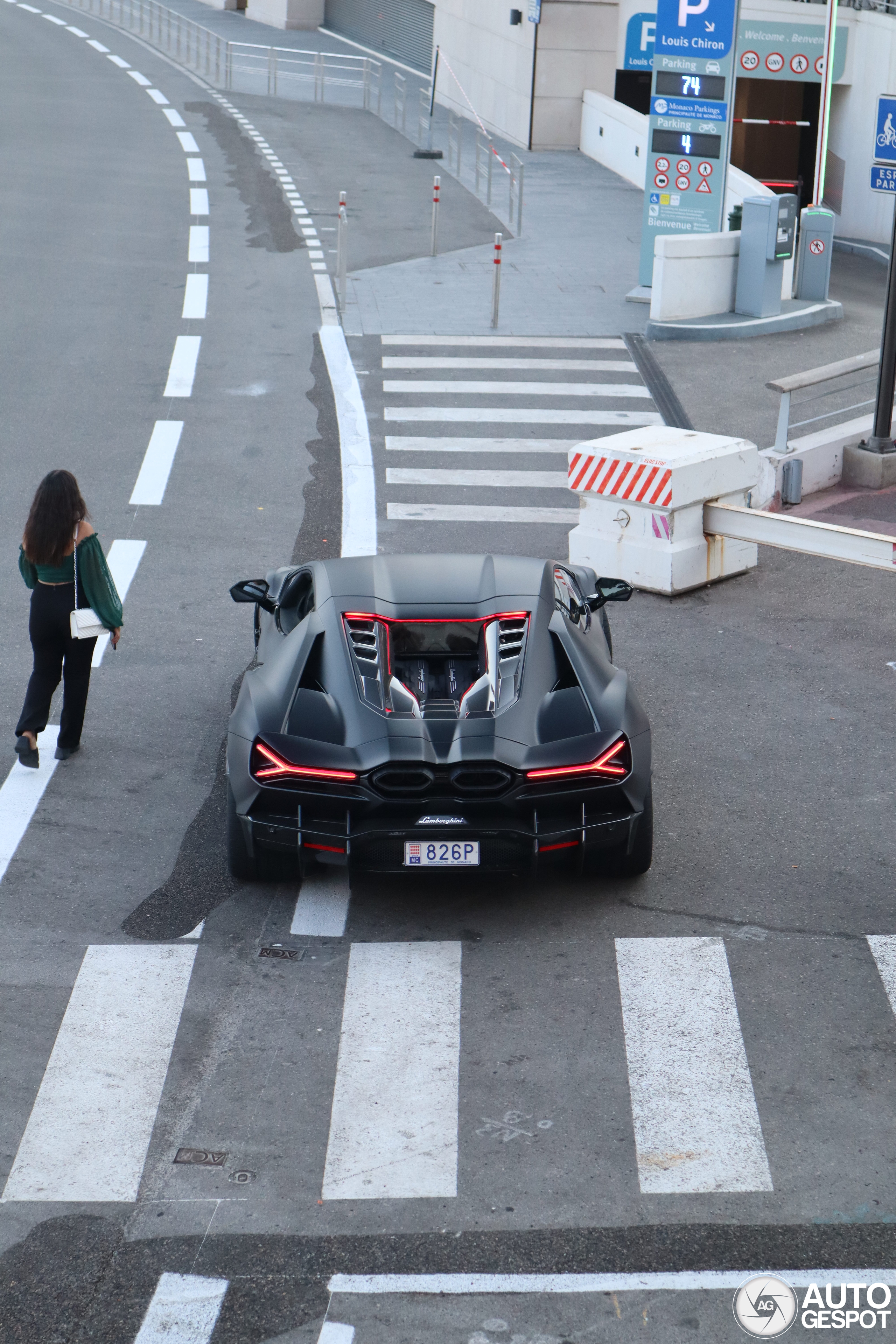 Lamborghini Revuelto