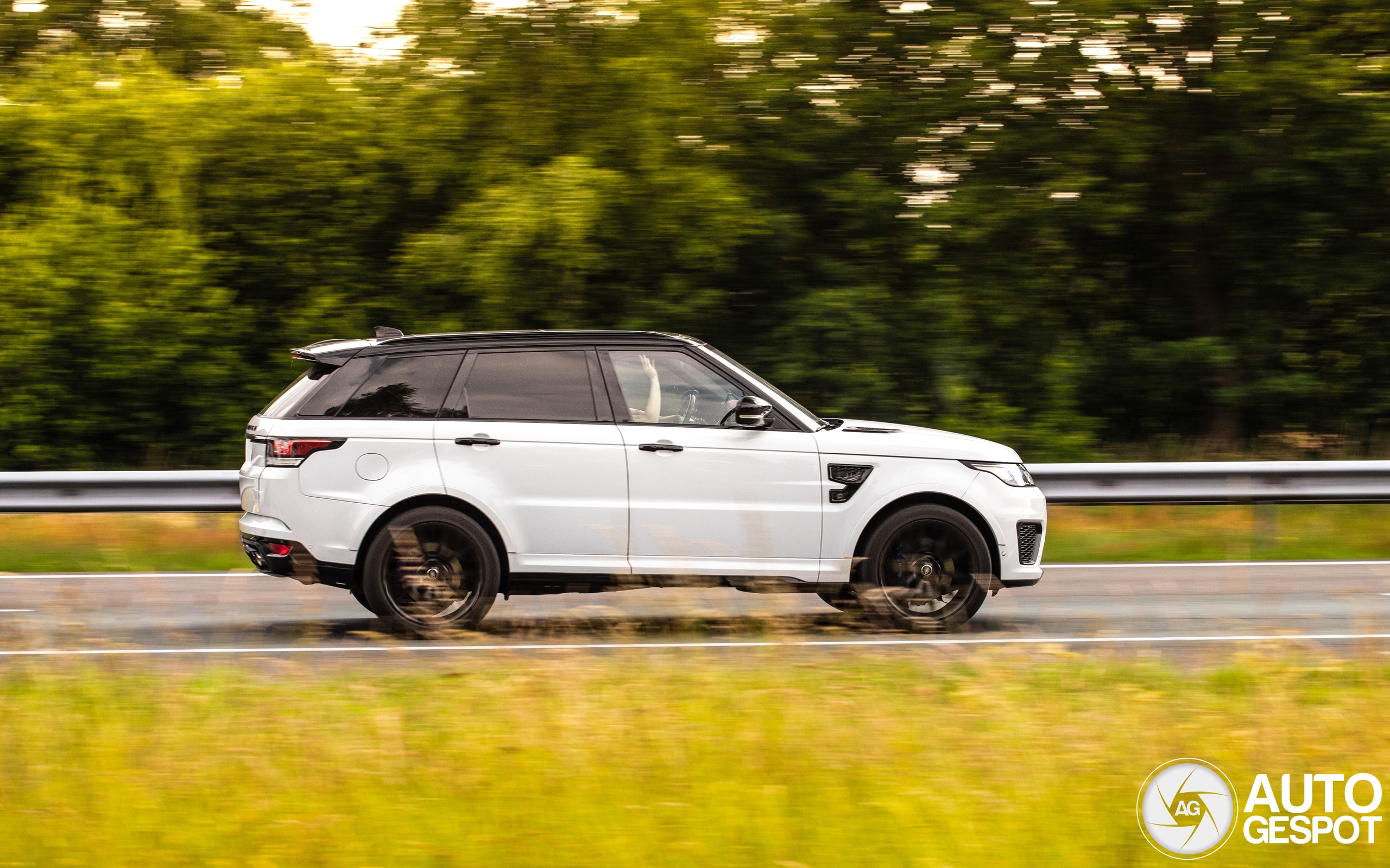 Land Rover Range Rover Sport SVR