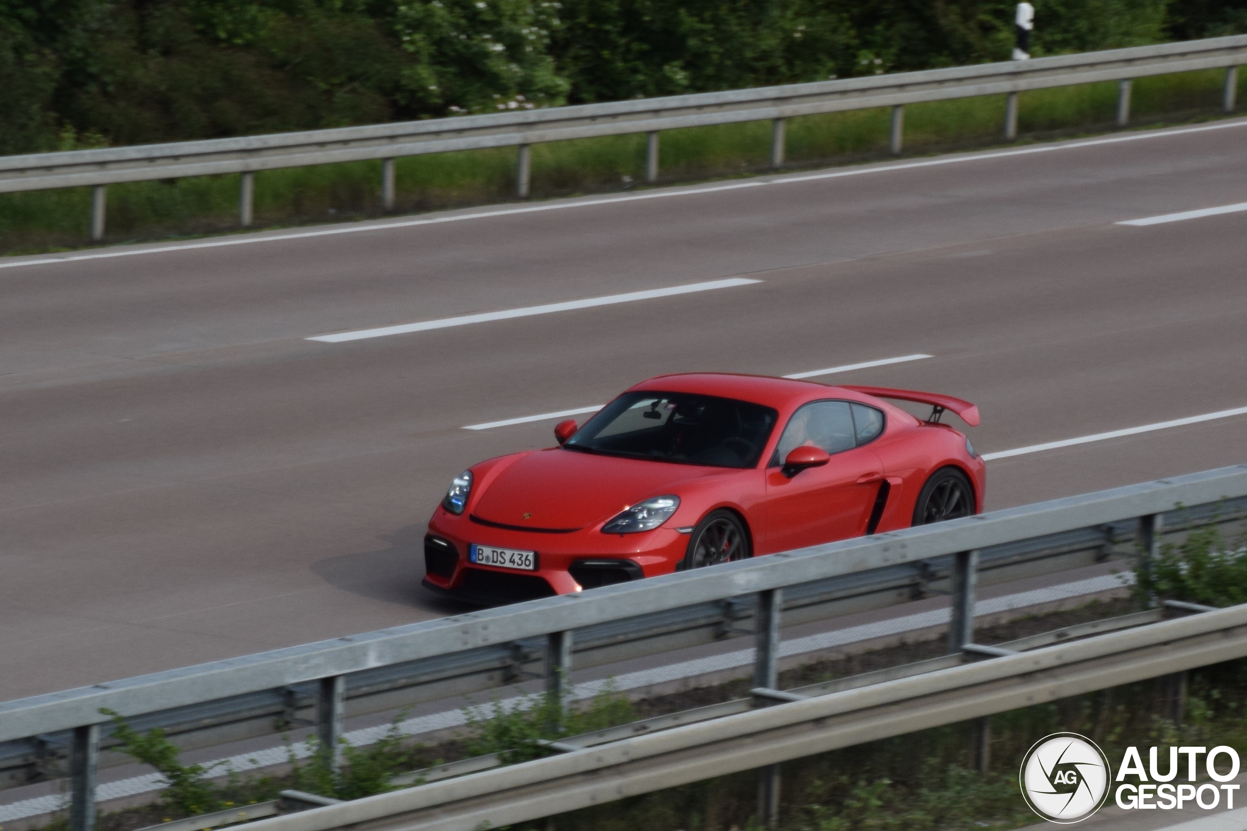 Porsche 718 Cayman GT4
