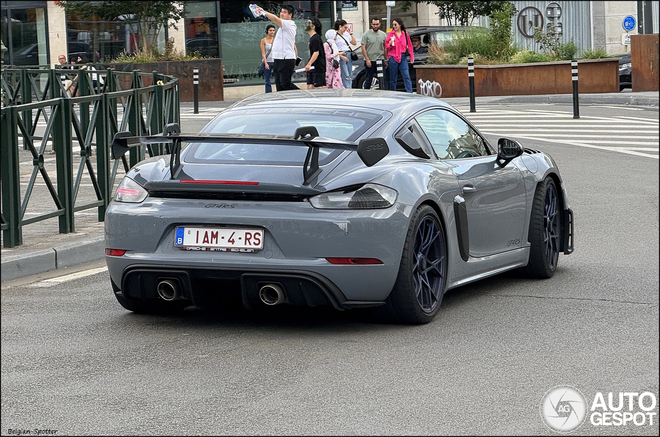 Porsche 718 Cayman GT4 RS Weissach Package