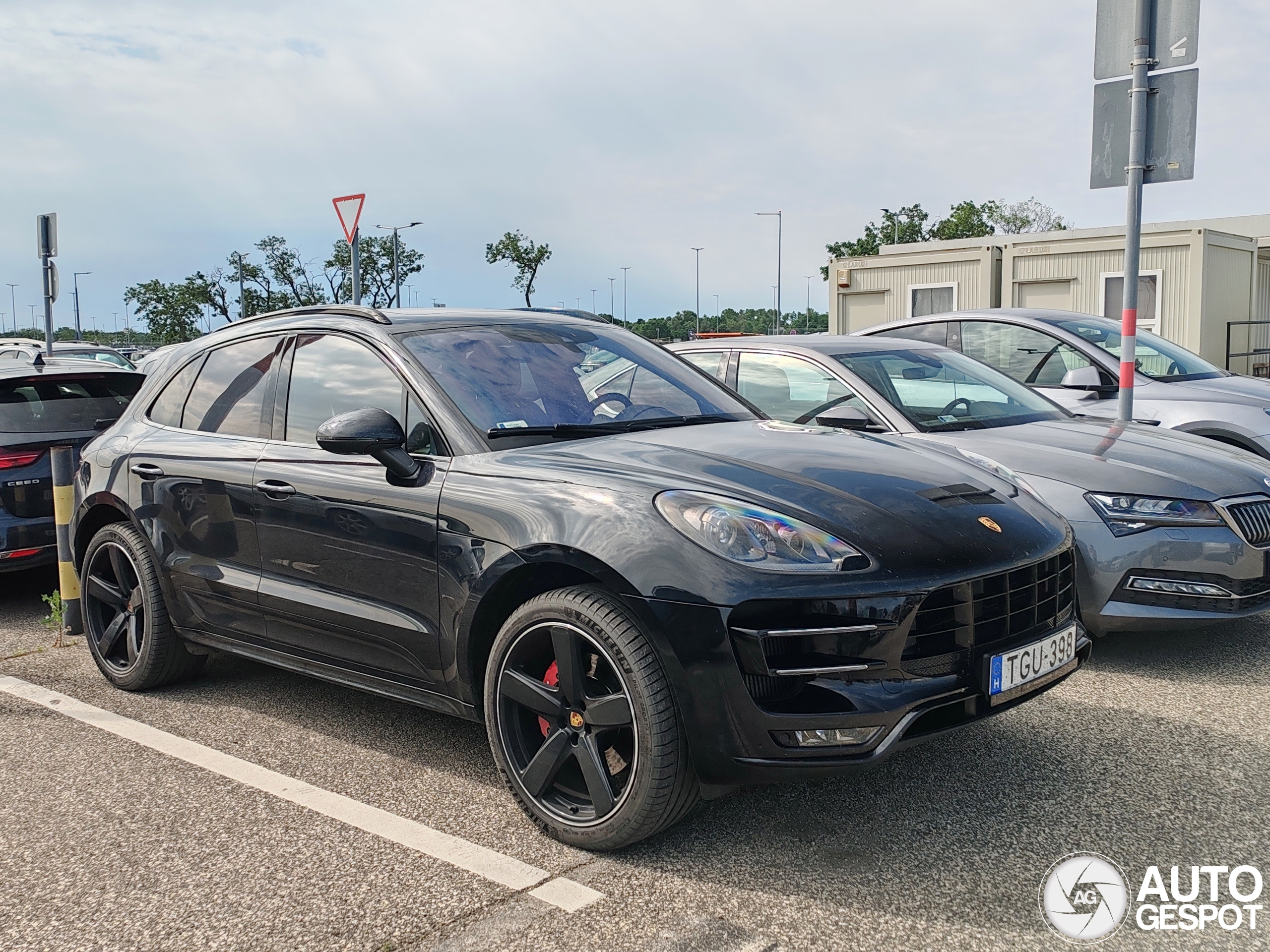 Porsche 95B Macan Turbo