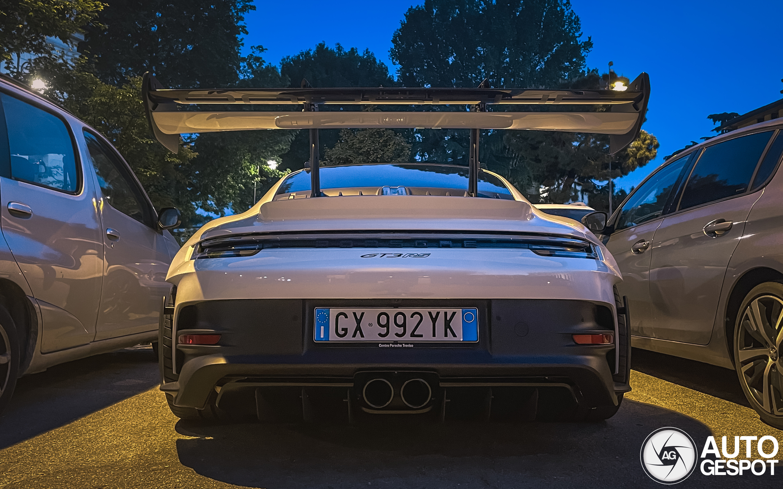 Porsche 992 GT3 RS Weissach Package