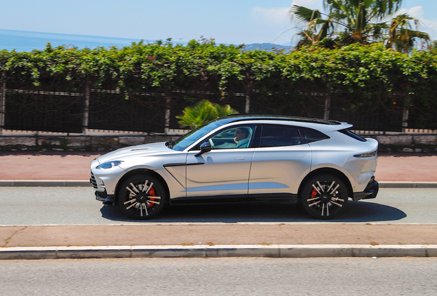 Aston Martin DBX707