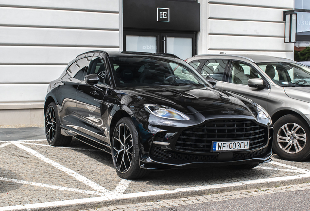 Aston Martin DBX707