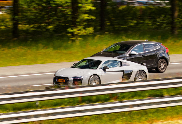 Audi R8 V10 Plus 2015