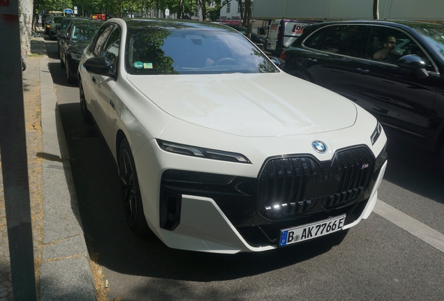 BMW M760e xDrive
