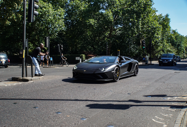 Lamborghini Aventador S LP740-4 Roadster