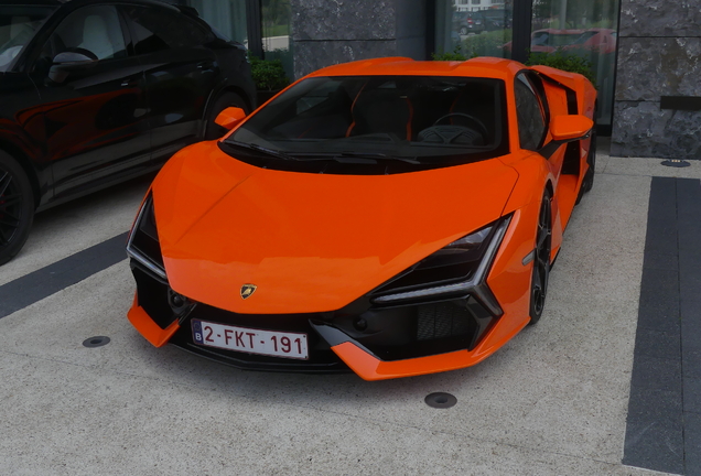 Lamborghini Revuelto