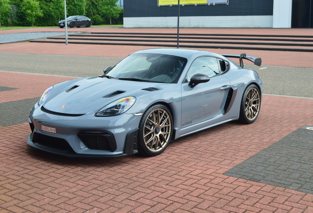 Porsche 718 Cayman GT4 RS