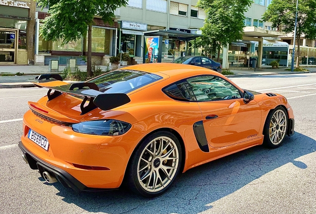 Porsche 718 Cayman GT4 RS Weissach Package