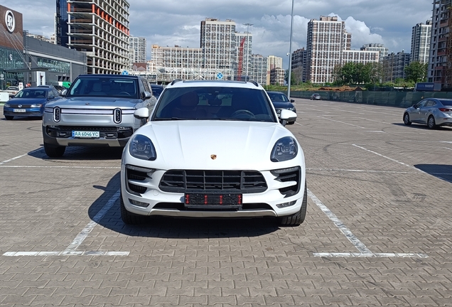 Porsche 95B Macan GTS