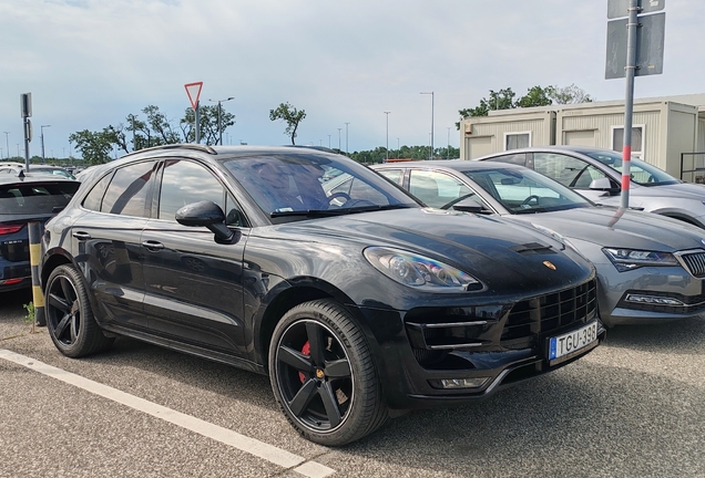 Porsche 95B Macan Turbo