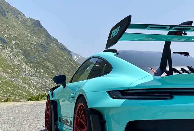 Porsche 992 GT3 RS Weissach Package