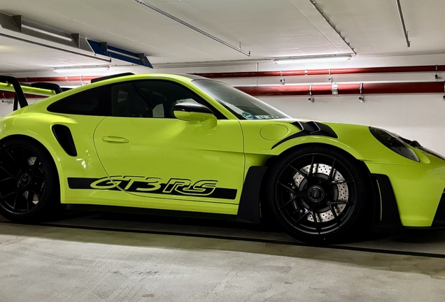 Porsche 992 GT3 RS Weissach Package