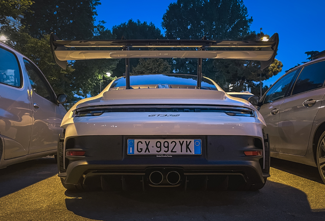 Porsche 992 GT3 RS Weissach Package