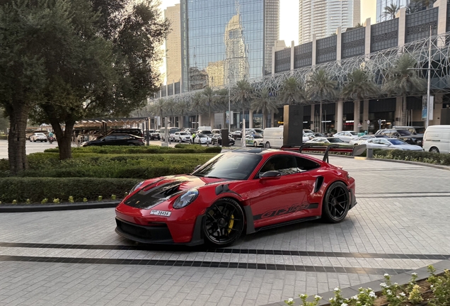 Porsche 992 GT3 RS Weissach Package