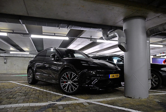 Porsche Macan EV Turbo