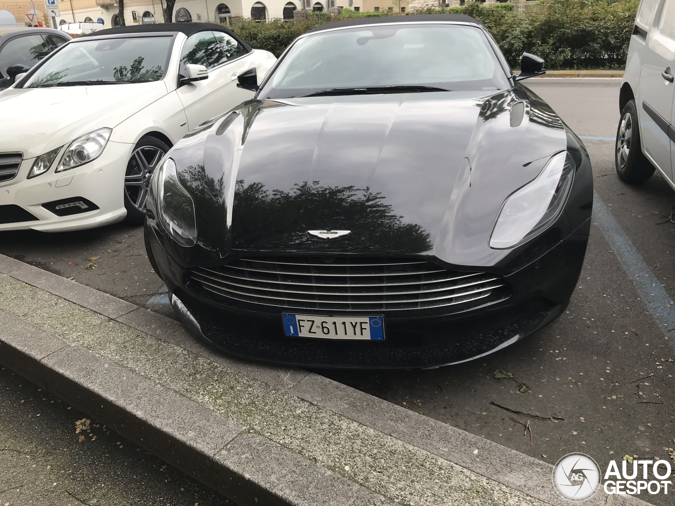 Aston Martin DB11 V8 Volante