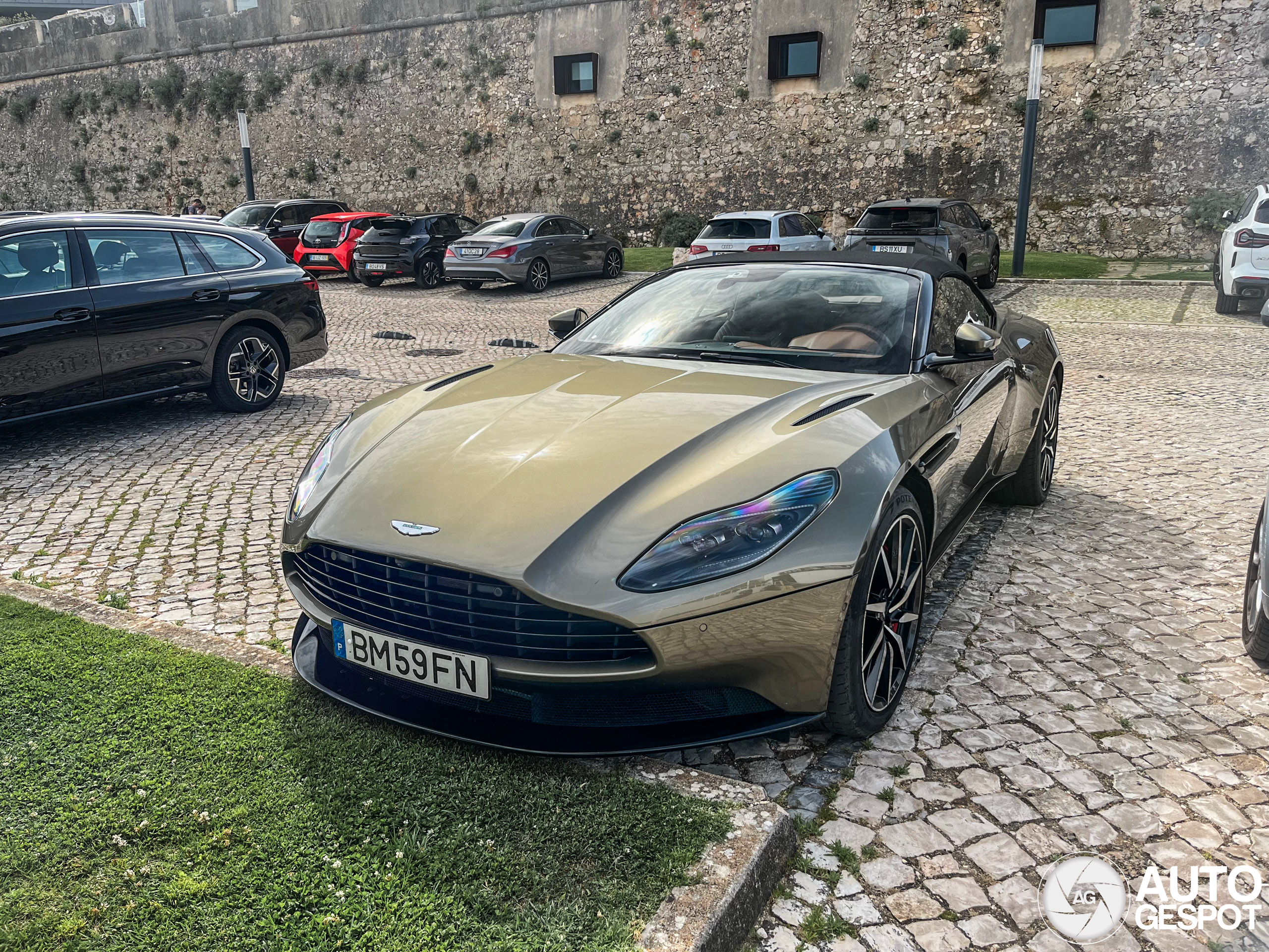 Aston Martin DB11 V8 Volante