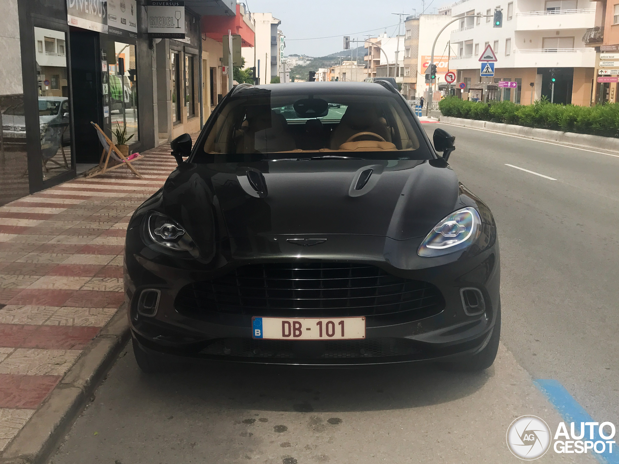 Aston Martin DBX