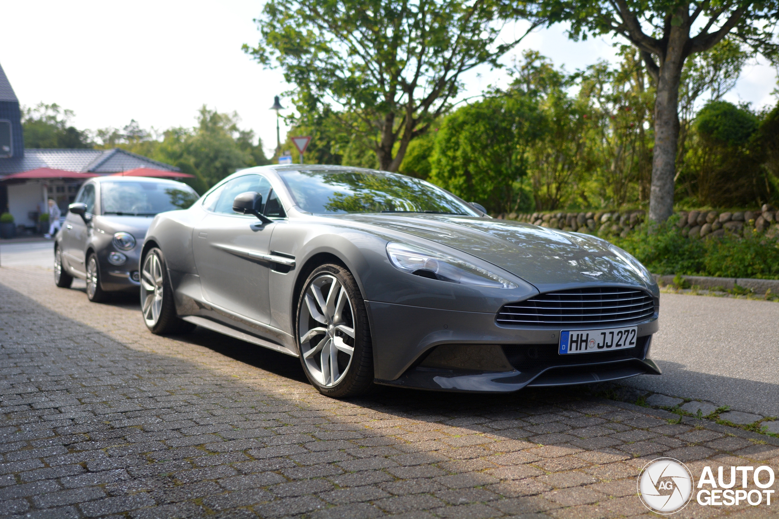 Aston Martin Vanquish 2013