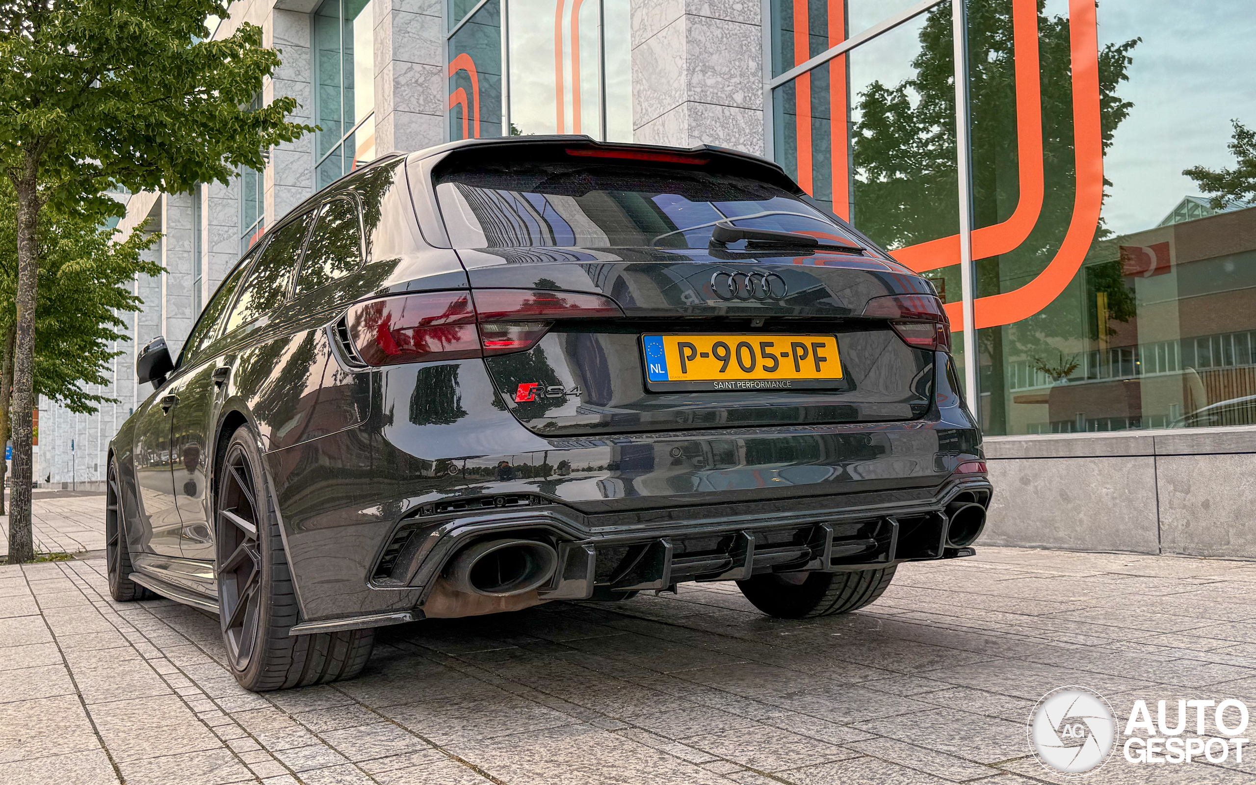 Audi RS4 Avant B9