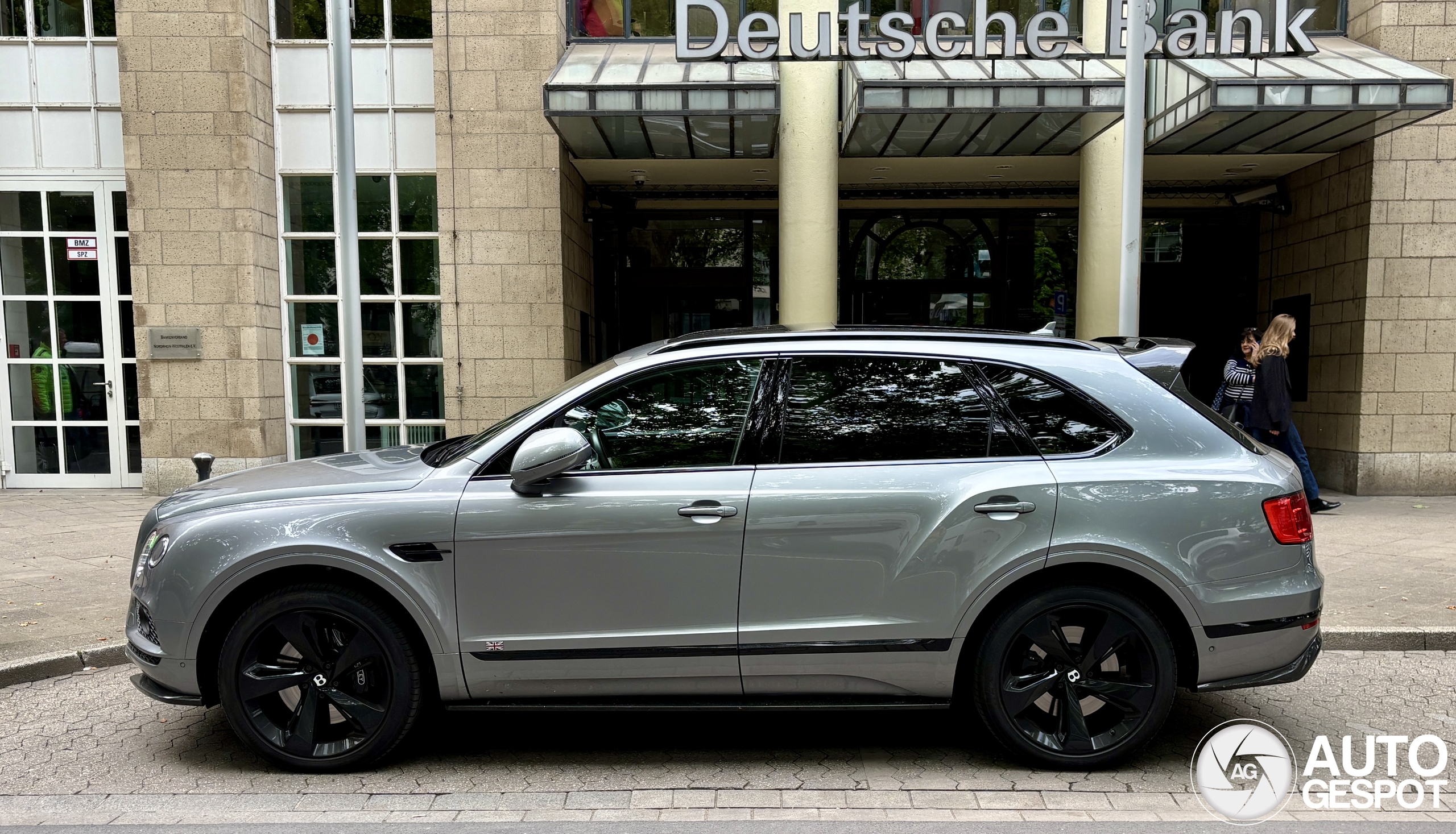 Bentley Bentayga V8