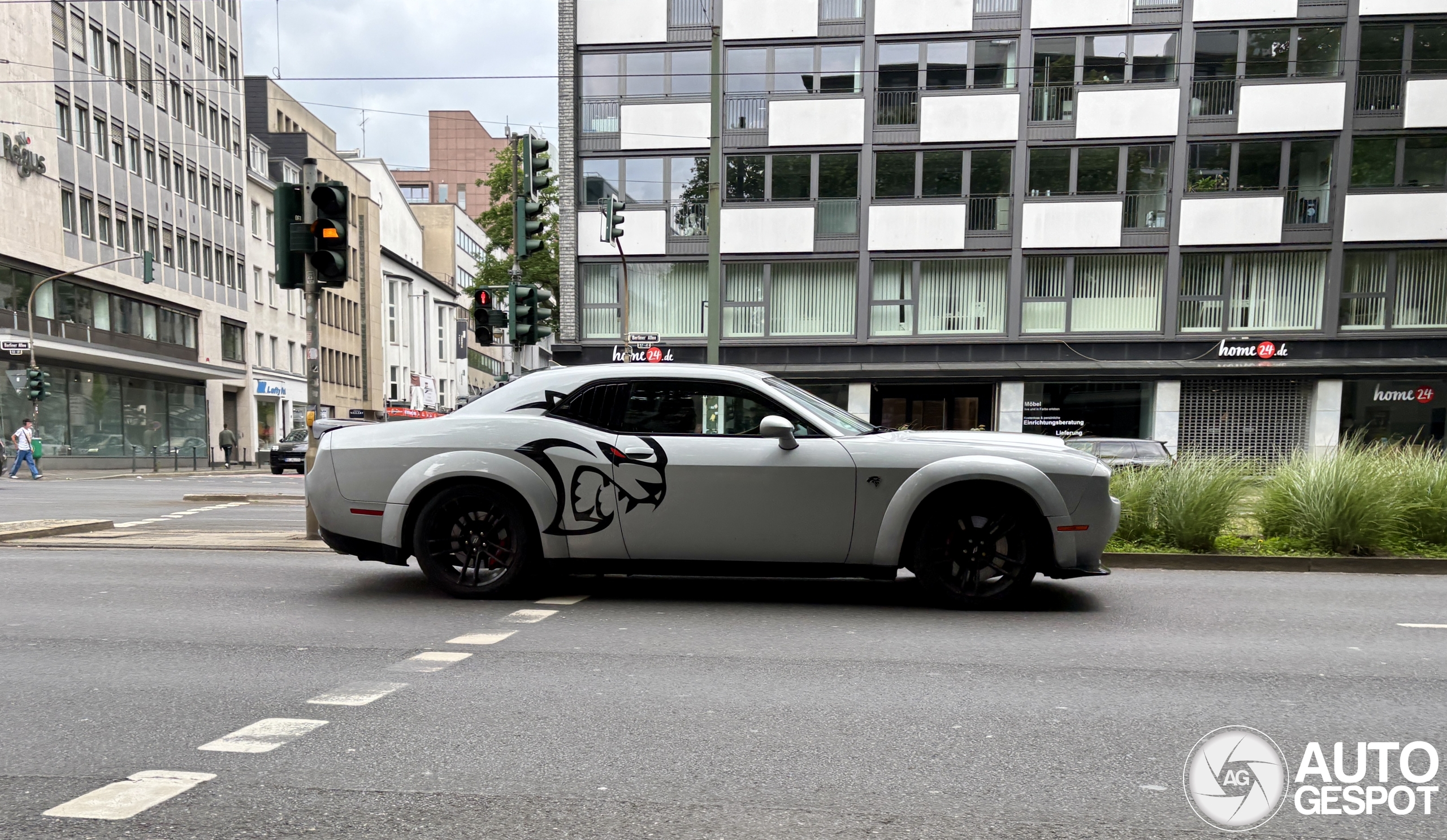 Dodge Challenger SRT Hellcat Widebody