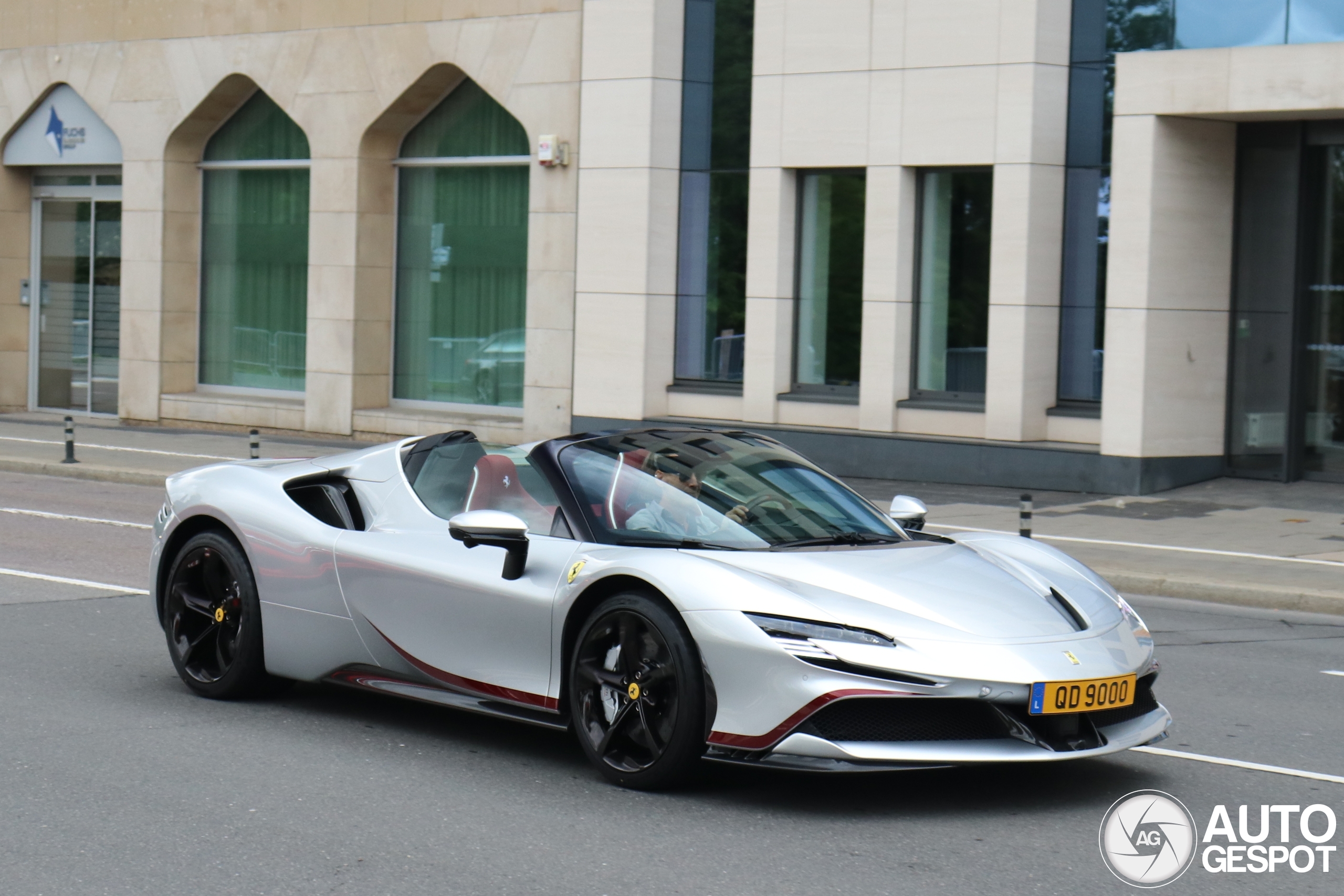 Ferrari SF90 Spider