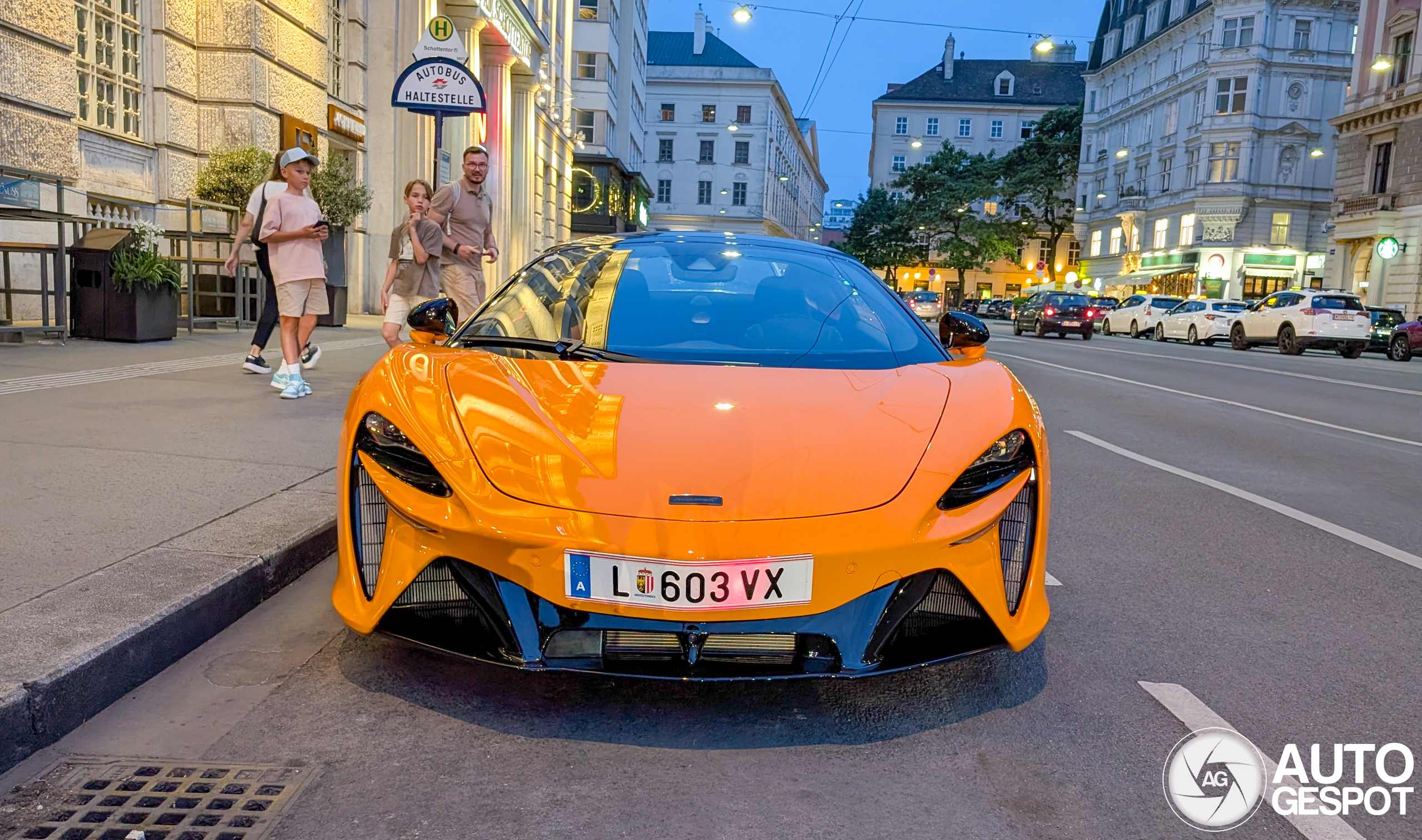 McLaren Artura Spider