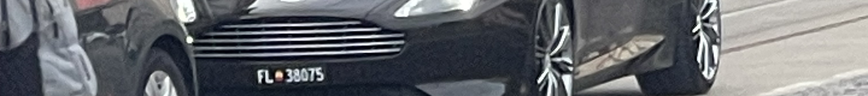 Aston Martin Virage 2011