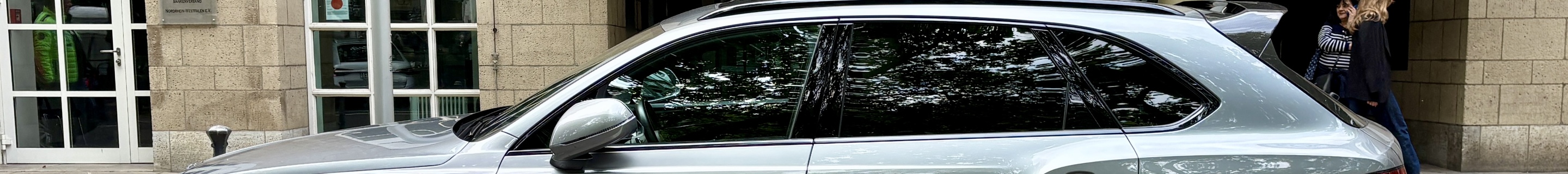 Bentley Bentayga V8