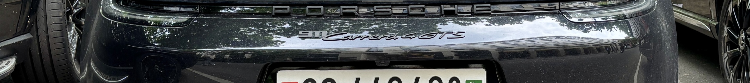 Porsche 992 Carrera 4 GTS