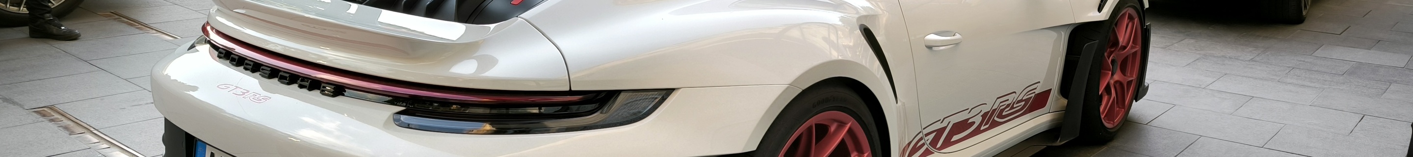 Porsche 992 GT3 RS Weissach Package