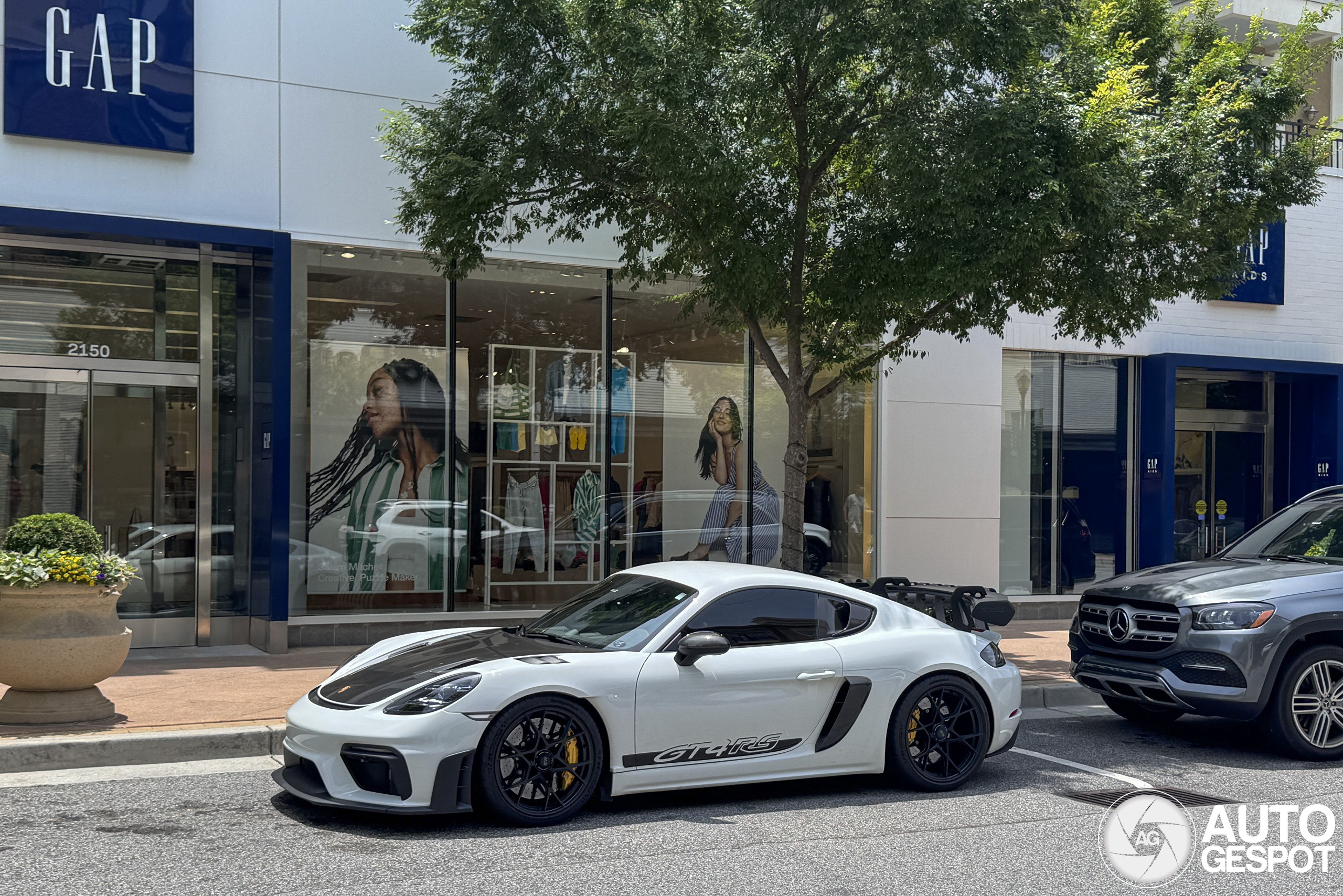 Porsche 718 Cayman GT4 RS Weissach Package