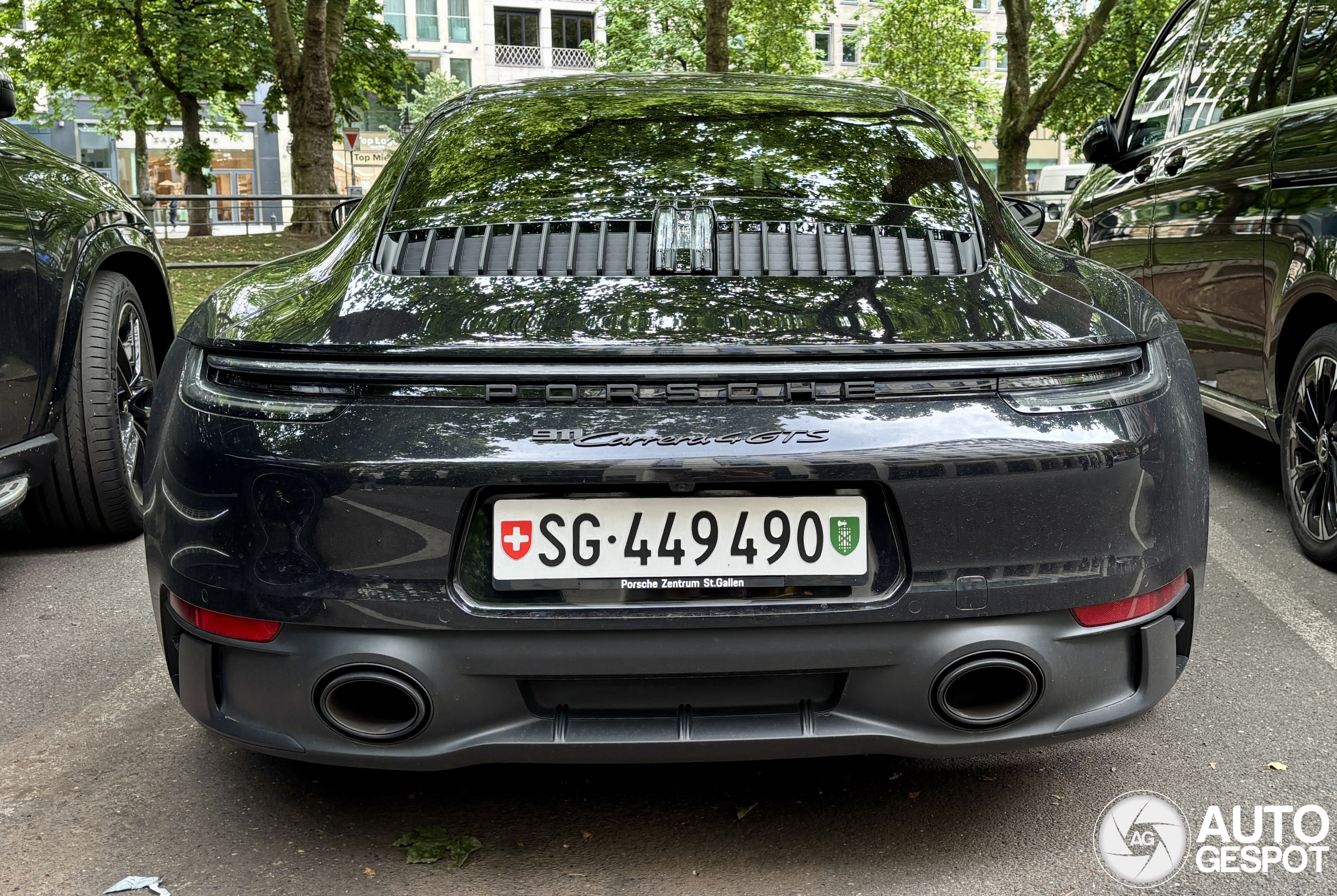Porsche 992 Carrera 4 GTS