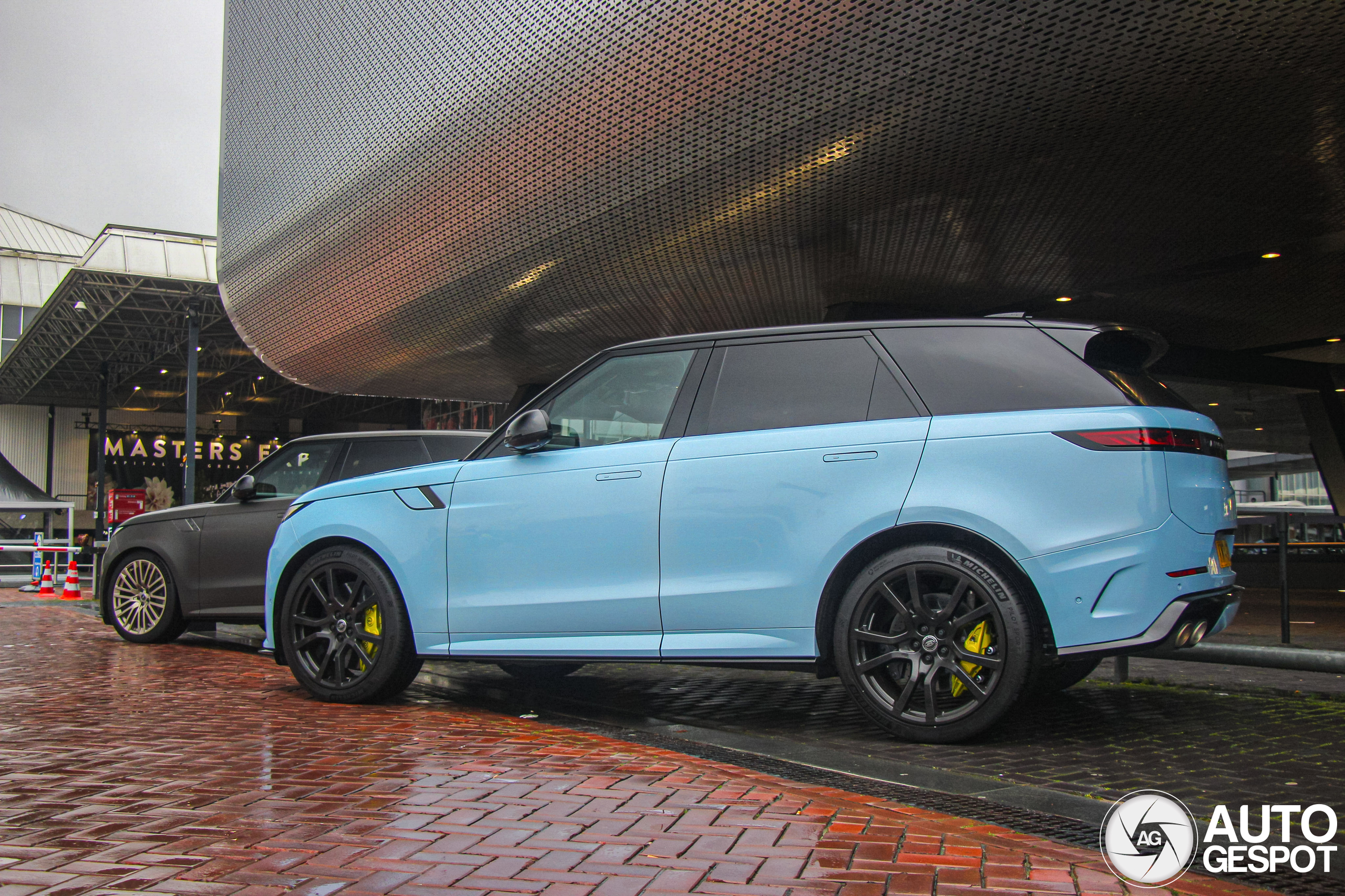 Range Rover Sport SV 2025 Celestial Collection