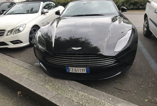 Aston Martin DB11 V8 Volante