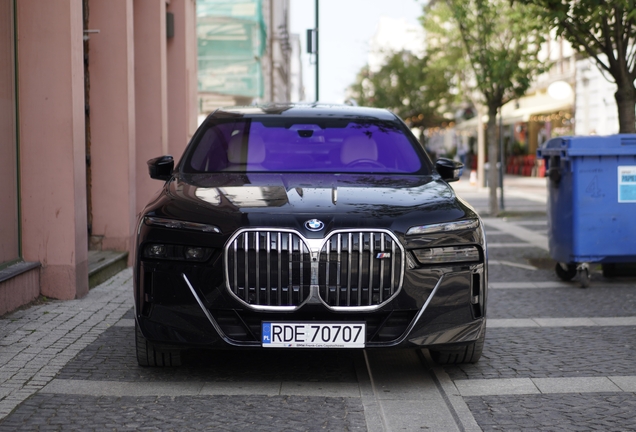 BMW M760e xDrive