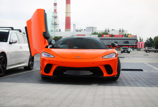 McLaren GT