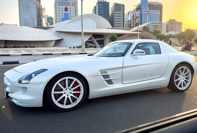 Mercedes-Benz SLS AMG