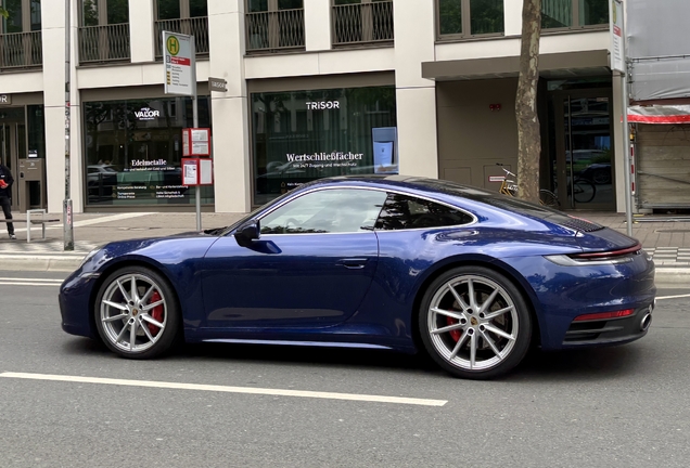 Porsche 992 Carrera 4S