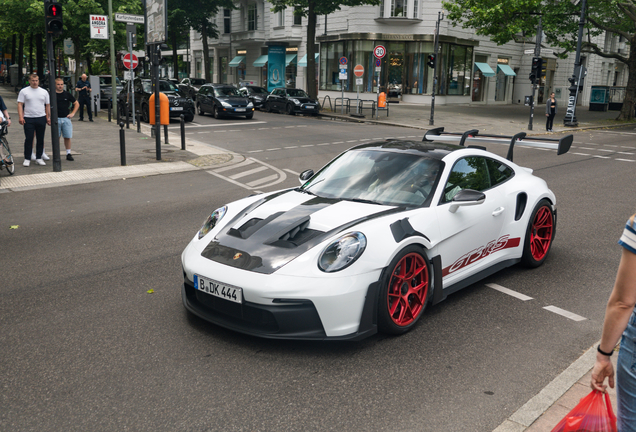 Porsche 992 GT3 RS Weissach Package
