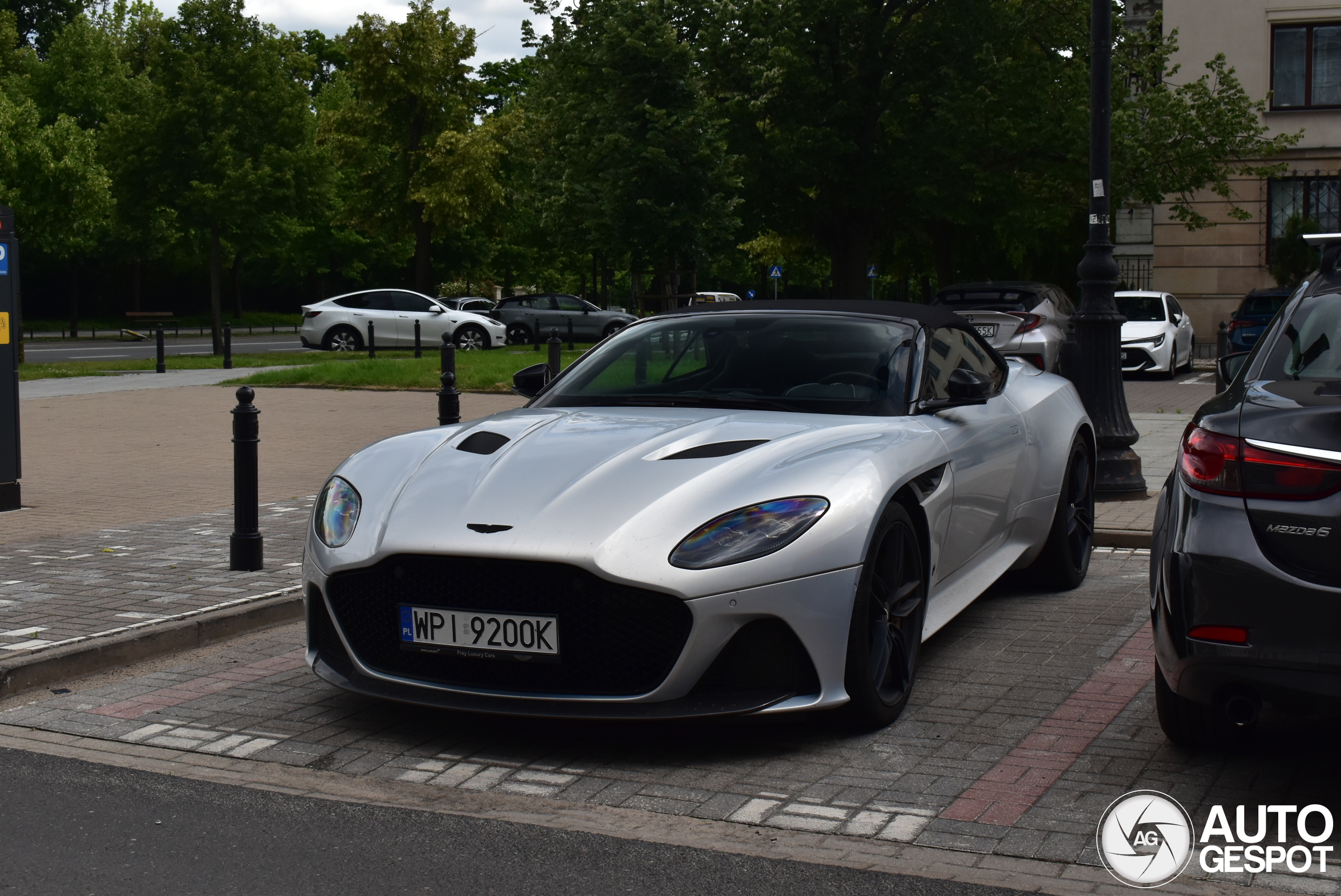 Aston Martin DBS Superleggera Volante