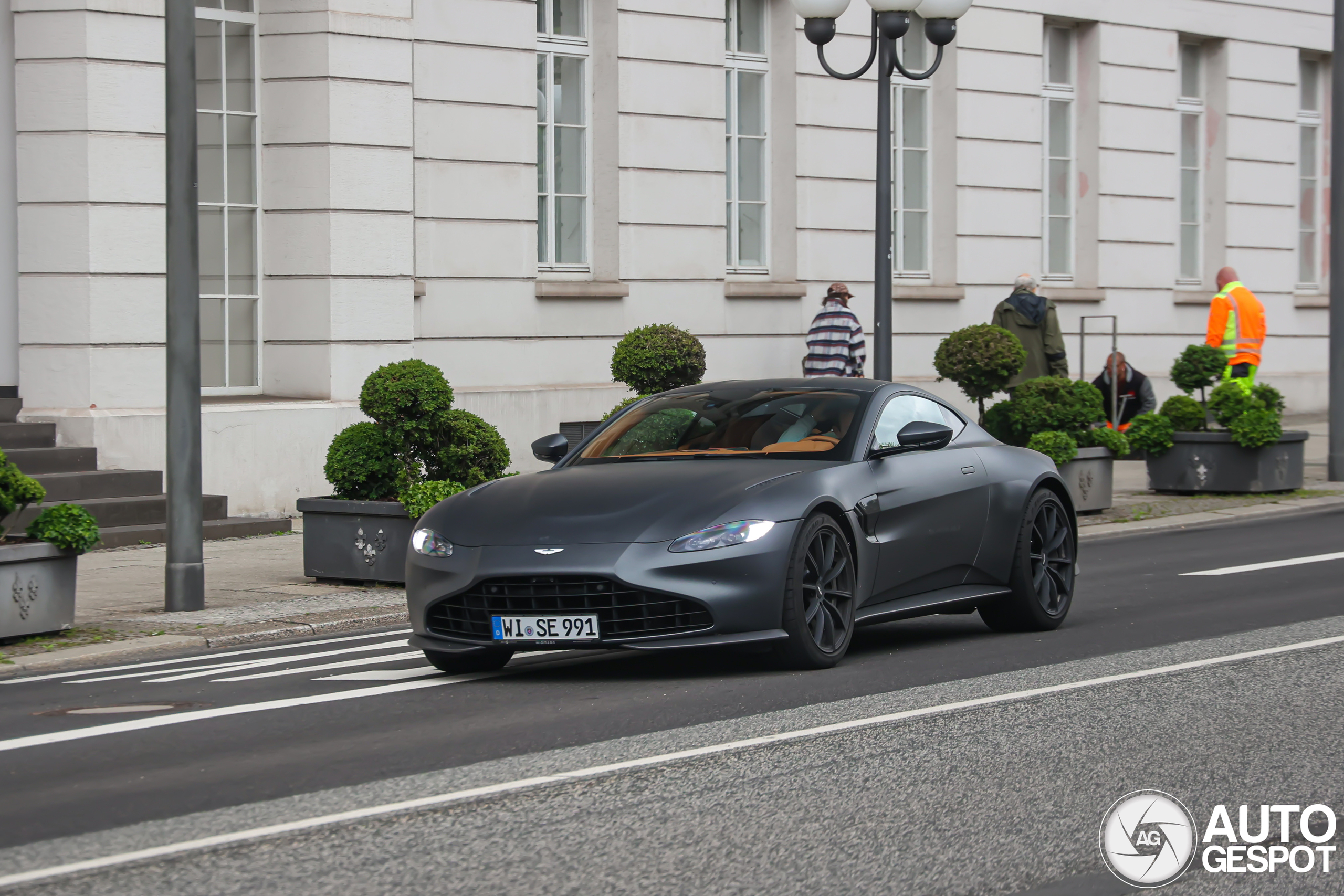 Aston Martin V8 Vantage 2018