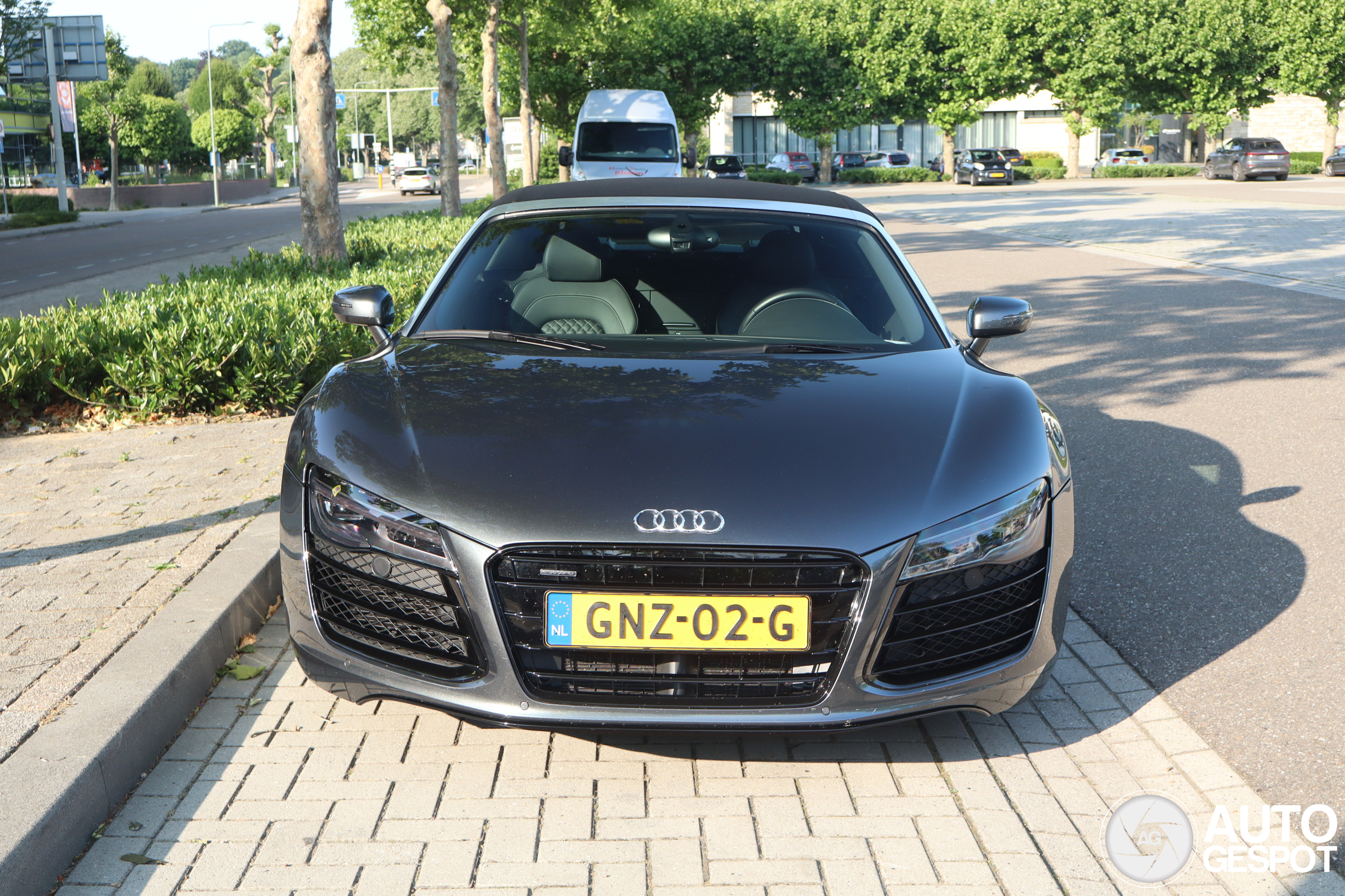 Audi R8 V10 Spyder 2013