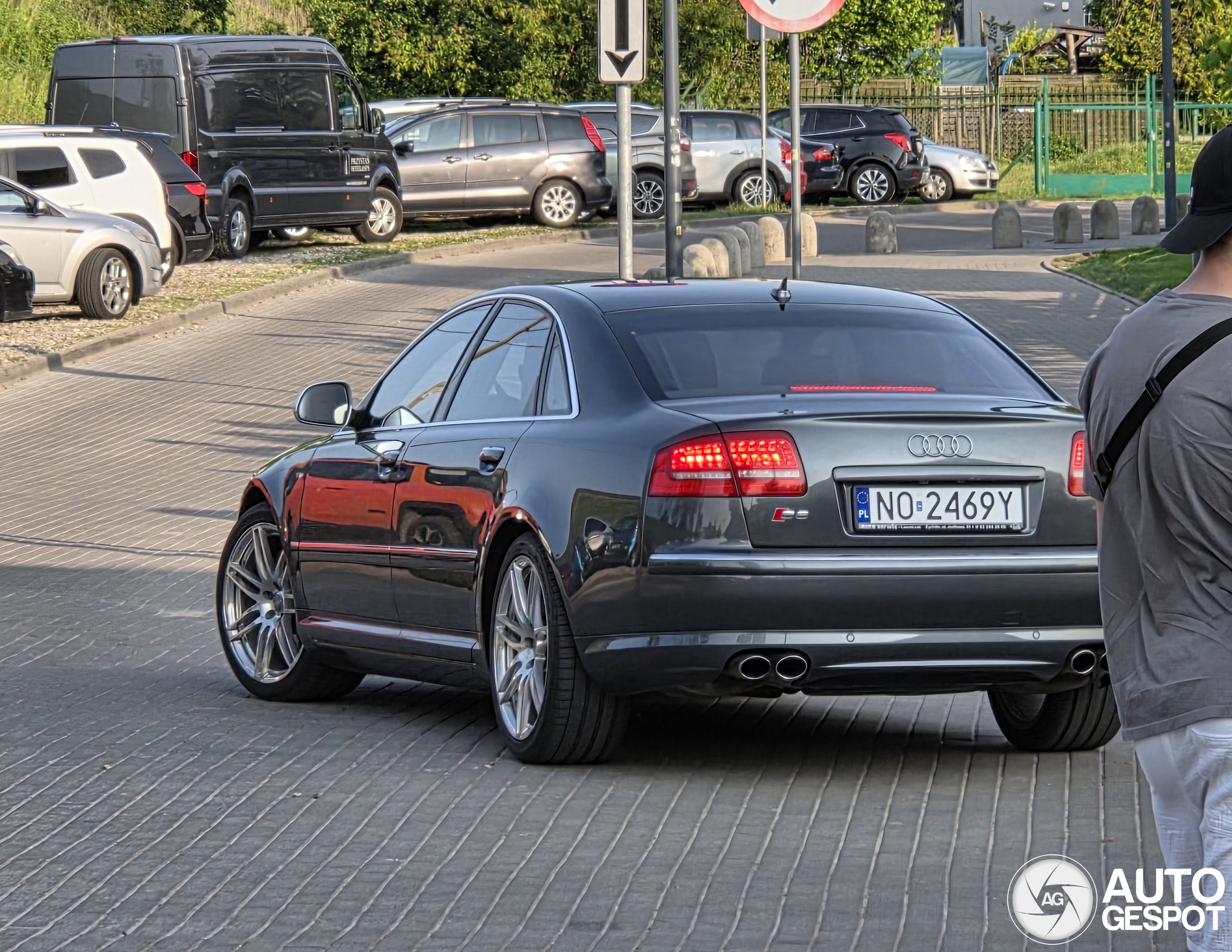 Audi S8 D3