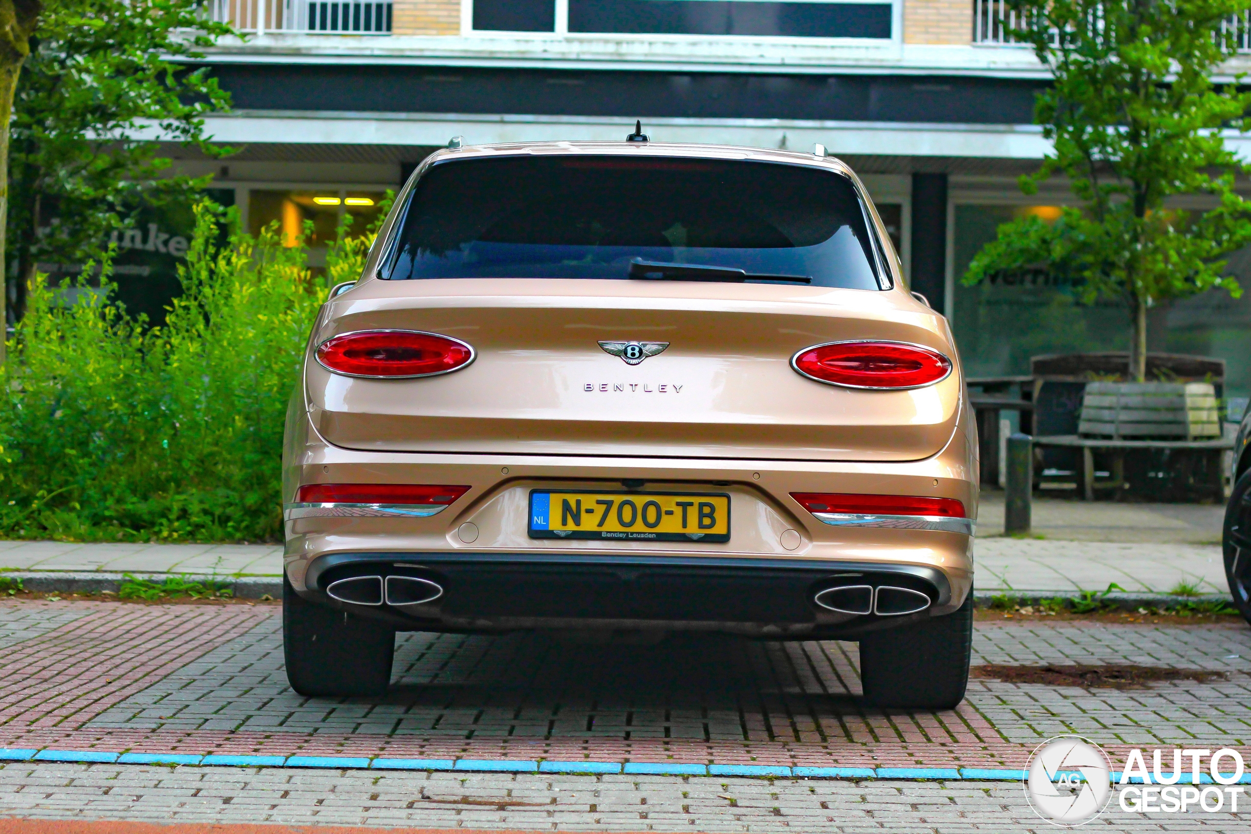 Bentley Bentayga Hybrid 2021