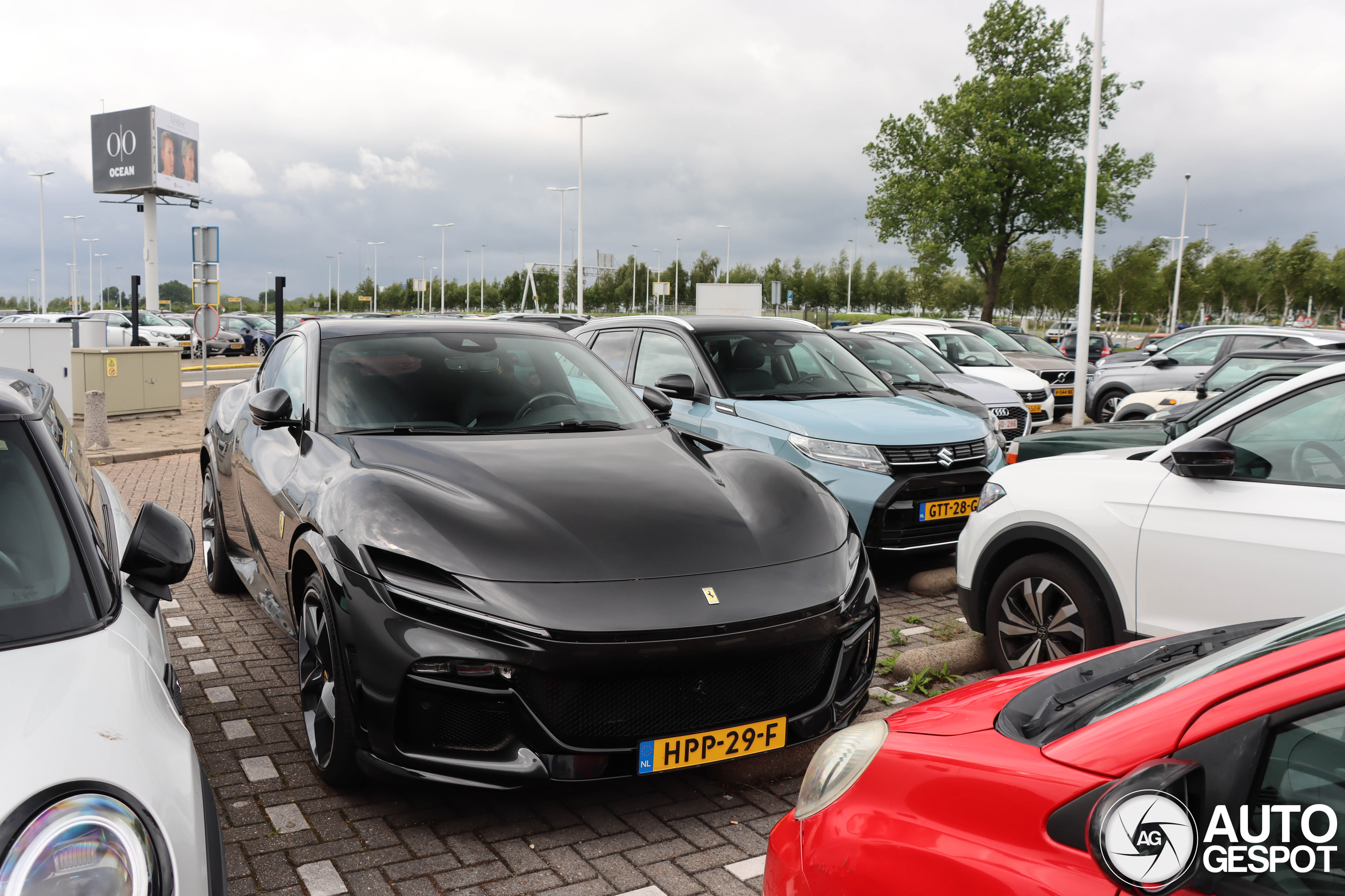 Deze Ferrari Purosangue is niet verzekerd