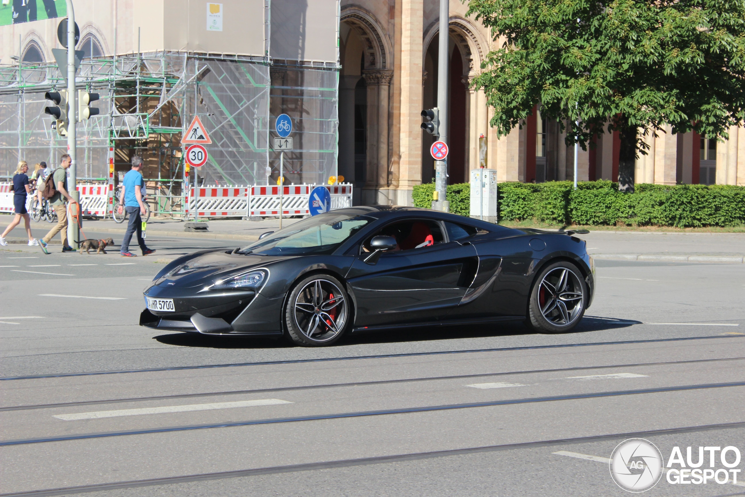 McLaren 570S